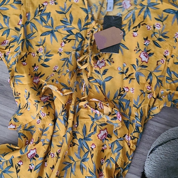 Yellow spring dress - Picture 2 of 2